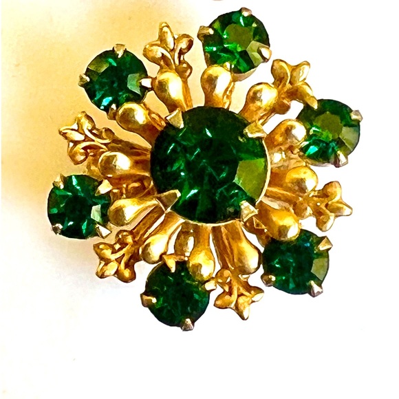 Vintage Duet Scatter Pins Green Rhinestones Gold Tone Filagree Setting - Picture 5 of 9